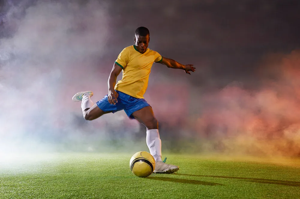 他展现出强 他展现出强